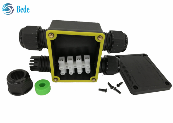 Canal impermeável externo IP68 450V da caixa de distribuição 4 do fio da caixa de junção do PA 66